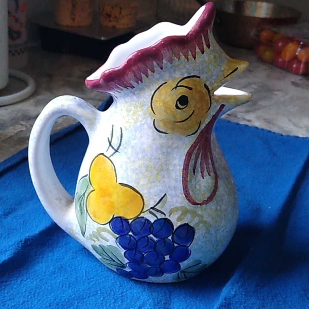 Rooster pitcher